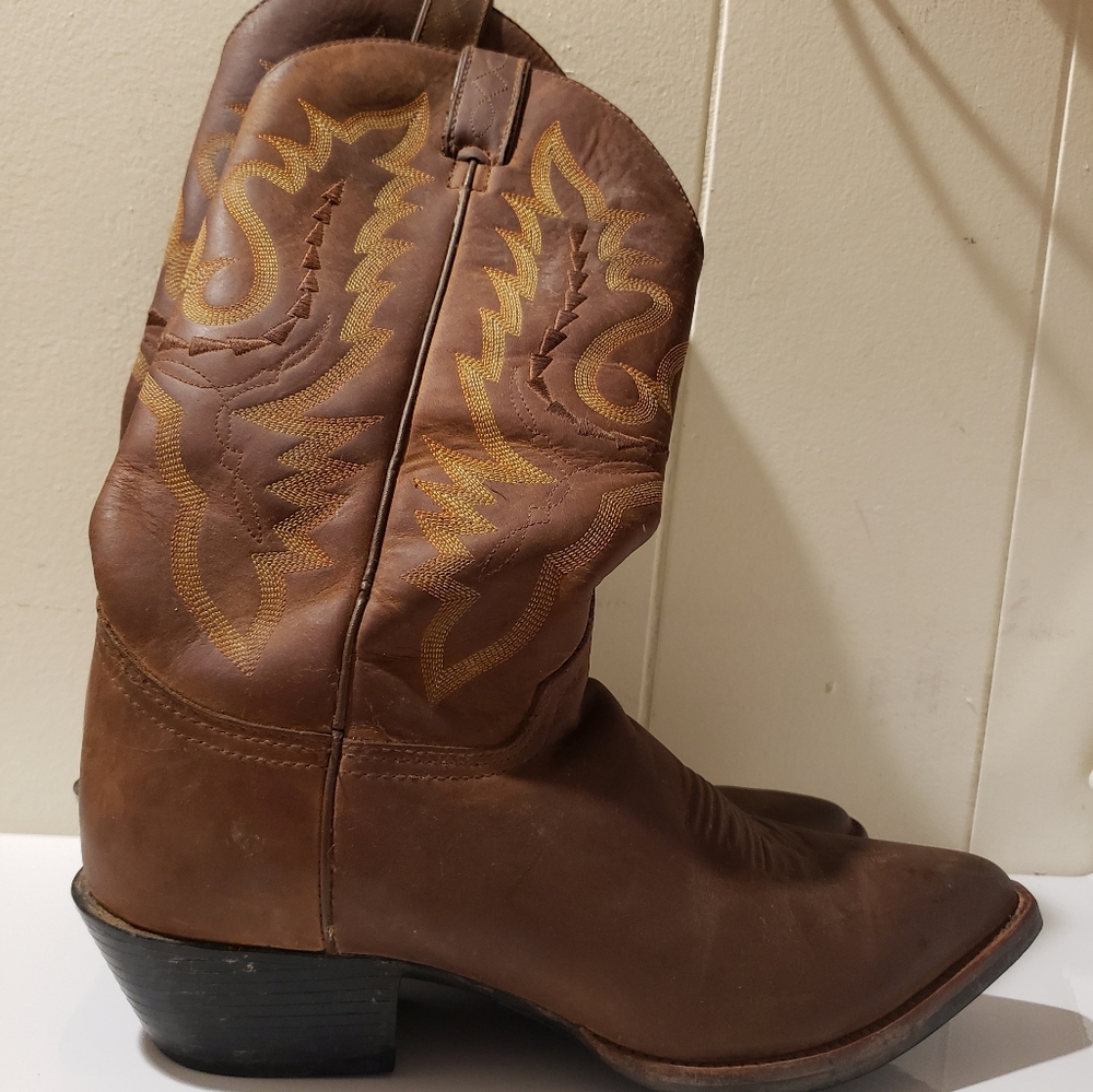 Justin cowboy / cowgirl boots women's size 8.5 in brown